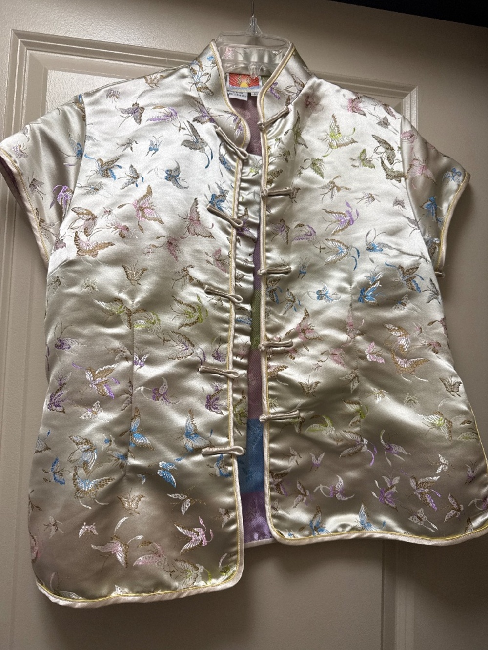Butterfly top